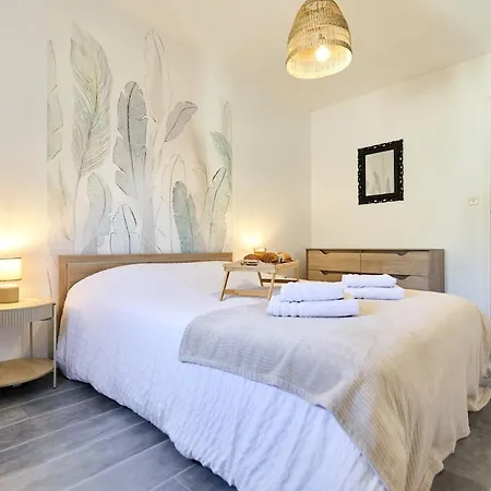 3 Bedrooms, Free Parking, 10 Min From The Arena Apartmán *