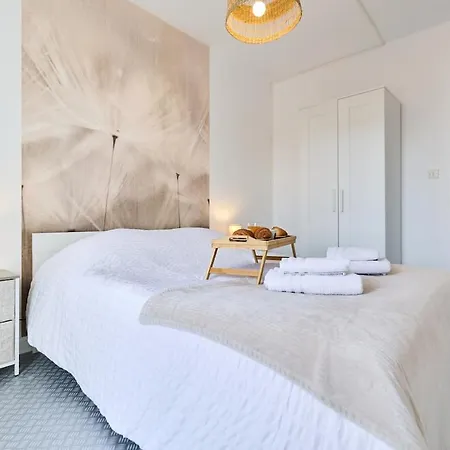 3 Bedrooms, Free Parking, 10 Min From The Arena Reims